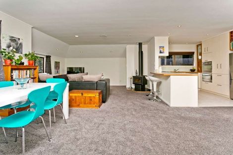 Photo of property in 2 Abbeygate Street, Birkdale, Auckland, 0626