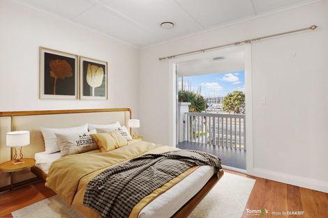 Photo of property in 504 Evans Bay Parade, Hataitai, Wellington, 6021