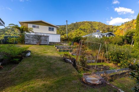Photo of property in 8 Taranaki Street, Picton, 7220