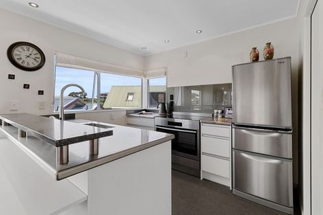 Photo of property in 4 Claxton Avenue, Pauanui, Hikuai, 3579