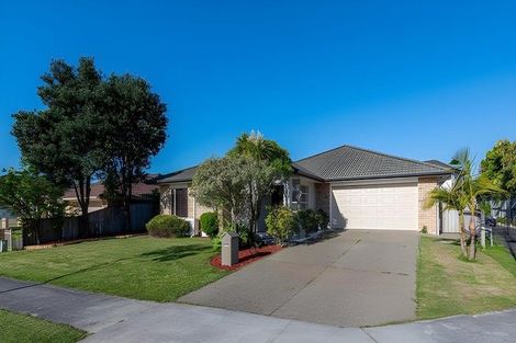 Photo of property in 4 Stornaway Drive, Flat Bush, Auckland, 2016