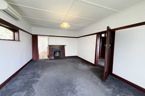 Photo of property in 19 Highbury Crescent, Aro Valley, Wellington, 6012