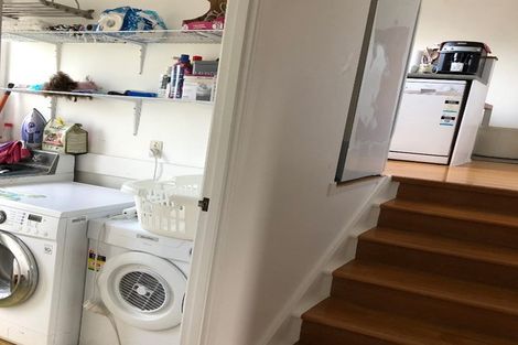 Photo of property in 1/32 Knightsbridge Drive, Forrest Hill, Auckland, 0620