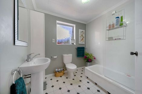 Photo of property in 24 Howden Street, Te Anau, 9600