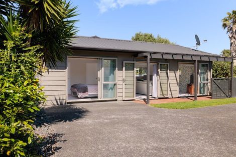 Photo of property in 128b Karewa Parade, Papamoa Beach, Papamoa, 3118