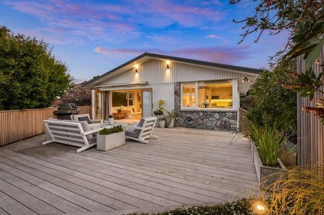 Photo of property in 5 Chevron Place, Castor Bay, Auckland, 0620