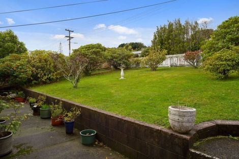 Photo of property in 38 Taylor Terrace, Tawa, Wellington, 5028