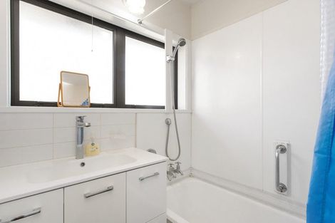 Photo of property in 34 Northcote Road, Northcote, Christchurch, 8052