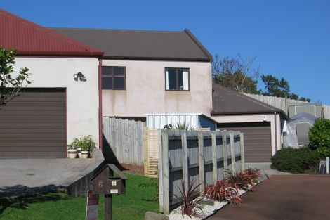 Photo of property in 6 View Ridge Drive, Ranui, Auckland, 0612
