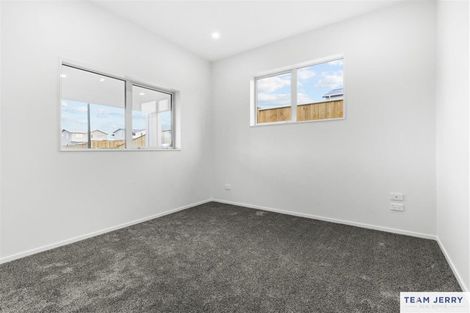 Photo of property in 43 Tributary Parade, Karaka, Papakura, 2113