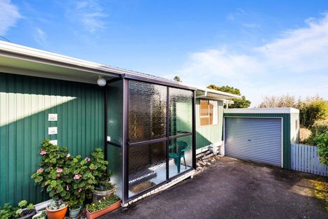 Photo of property in 110 Pioneer Road, Moturoa, New Plymouth, 4310