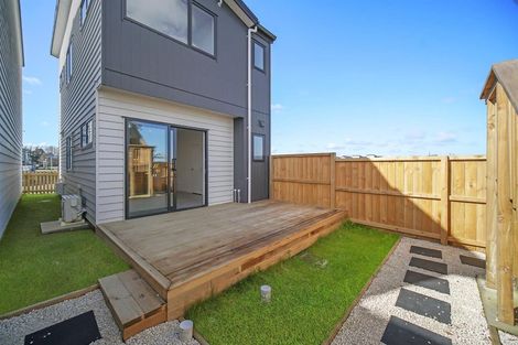 Photo of property in 2 Tukauri Place, Papakura, 2110