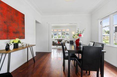 Photo of property in 9 Hutchinson Avenue, New Lynn, Auckland, 0600