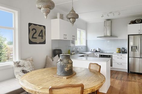 Photo of property in 7 Petane Road, Bay View, Napier, 4104