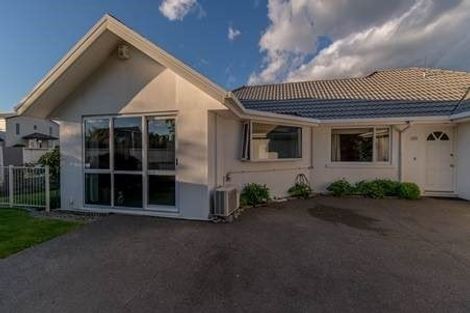 Photo of property in 52 Berkshire Drive, Avonhead, Christchurch, 8042