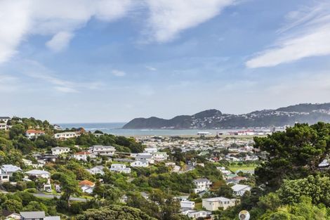 Photo of property in 43 Nevay Road, Miramar, Wellington, 6022