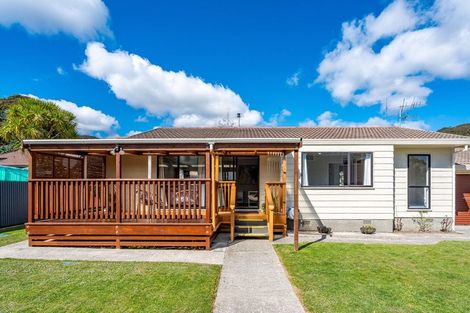 Photo of property in 68a Horoeka Street, Stokes Valley, Lower Hutt, 5019