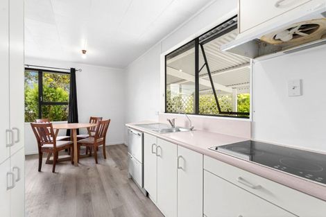 Photo of property in 8 Ferry Road, Waipu, 0510