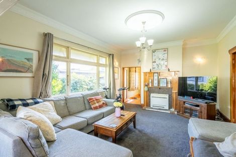 Photo of property in 37 Shamrock Street, Takaro, Palmerston North, 4412