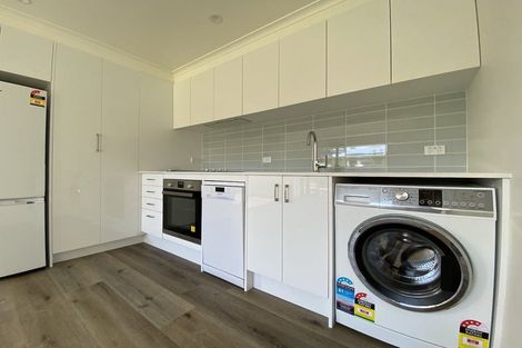 Photo of property in 132 Colwill Road, Massey, Auckland, 0614