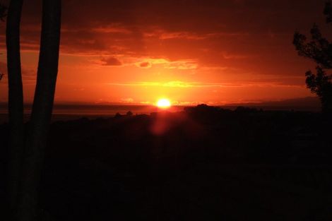 Photo of property in 13 Malters Place, Browns Bay, Auckland, 0630