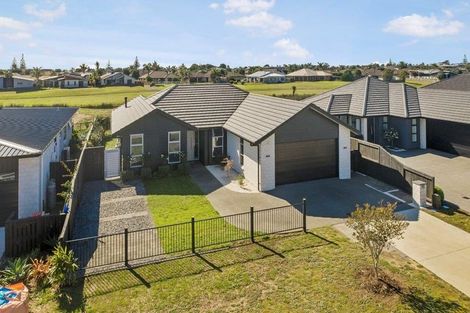 Photo of property in 55 Harding Drive, Papamoa Beach, Papamoa, 3118