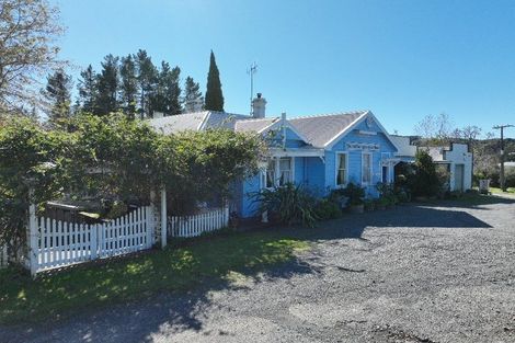 Photo of property in Saddlery Cottage, 3245 Paparoa-oakleigh Road, Paparoa, 0571