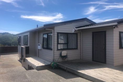 Photo of property in 18 Jasmine Grove, Maungaraki, Lower Hutt, 5010