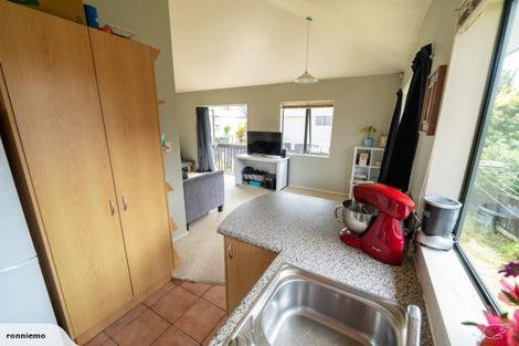 Photo of property in 21 Seabrook Avenue, New Lynn, Auckland, 0600