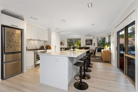 Photo of property in 14 Stonedge Lane, Rosedale, Auckland, 0632