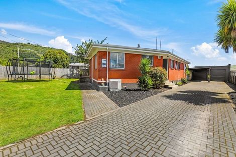 Photo of property in 21 Fenruss Street, Fairy Springs, Rotorua, 3015