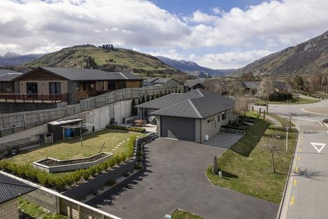 Photo of property in 2 Quill Street, Lake Hayes, Queenstown, 9304