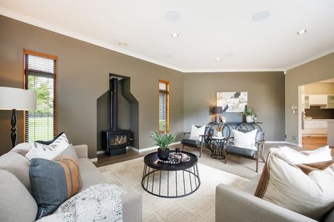 Photo of property in 7 Titirangi Drive, Fitzherbert, Palmerston North, 4471