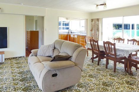 Photo of property in 7 Hennessy Street East, Foxton Beach, Foxton, 4815