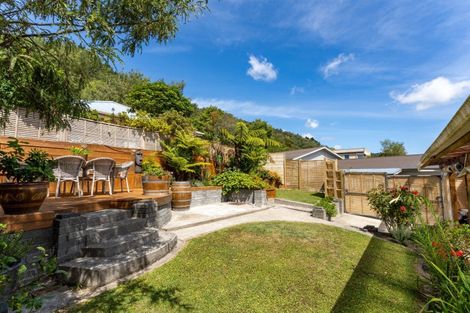 Photo of property in 91 Milton Terrace, Picton, 7220