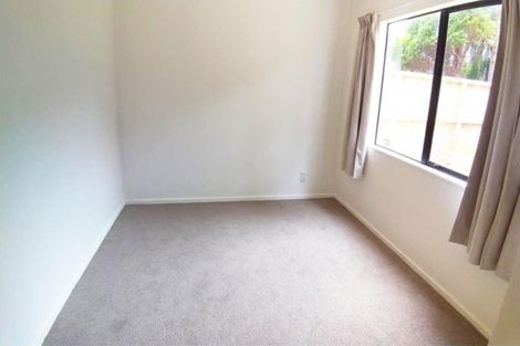 Photo of property in 2/6 Mira Place, Windsor Park, Auckland, 0632