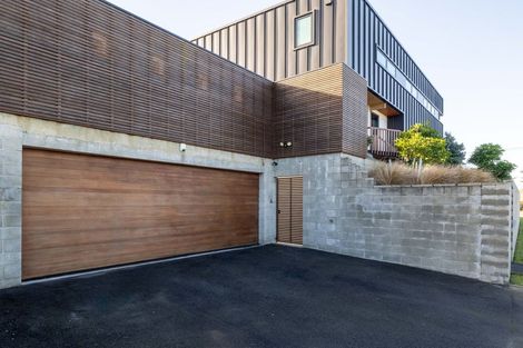 Photo of property in 320 Marine Parade, New Brighton, Christchurch, 8061