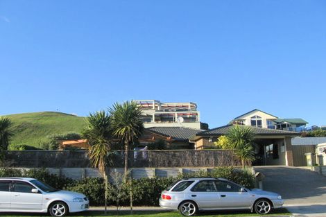 Photo of property in 83 Realm Drive, Paraparaumu, 5032