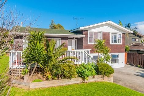 Photo of property in 9 Jade Avenue, Pakuranga Heights, Auckland, 2010