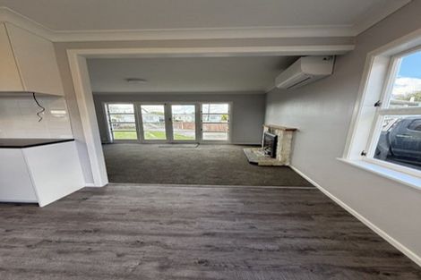 Photo of property in 10 Ross Street, Levin, 5510