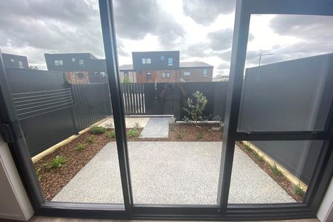 Photo of property in 27 Kotuitui Street, Manukau, Auckland, 2104