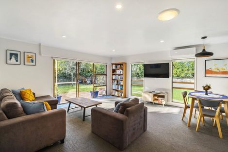 Photo of property in 2/47 Stredwick Drive, Torbay, Auckland, 0630