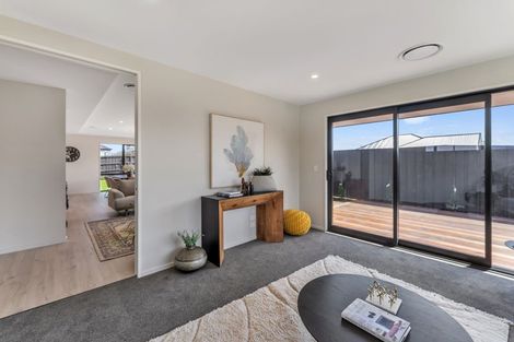 Photo of property in 8 Cam Mill Place, Rangiora, 7400