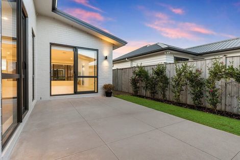 Photo of property in 72 Te Napi Drive, Takanini, 2112