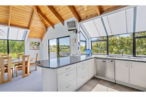 Photo of property in 15 Park Rise, Campbells Bay, Auckland, 0630