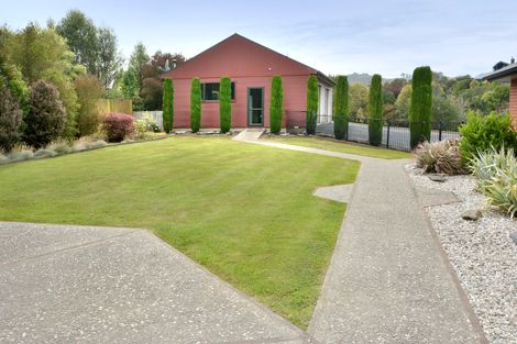 Photo of property in 17 Wavy Knowes Drive, Waldronville, Dunedin, 9018