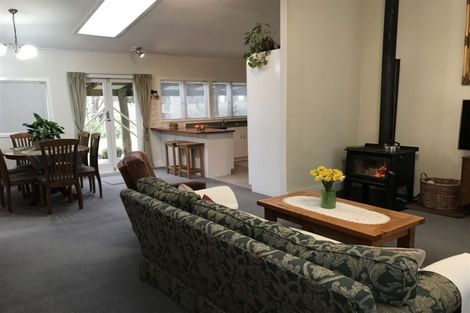 Photo of property in 32 Edwards Street, Kimbolton, Feilding, 4777