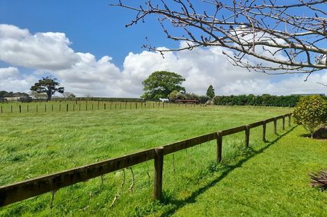 Photo of property in 84 Kidd Road, Waiuku, 2682