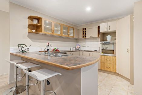 Photo of property in 37 Te Wharau Drive, Greenhithe, Auckland, 0632