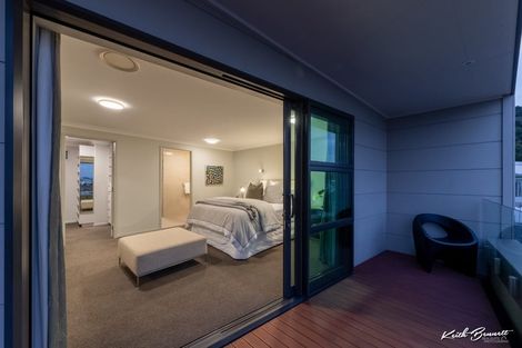 Photo of property in 216b Sutherland Road, Lyall Bay, Wellington, 6022